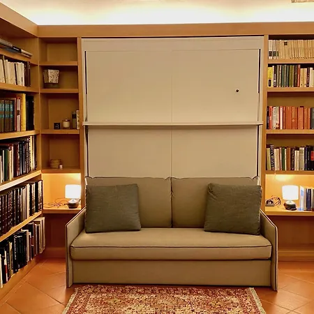 The L I B R A R Y Apartment Bergamo